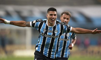 Decisivo! Suárez tem noite mágica e Grêmio atropela o Inter no Grenal 439
