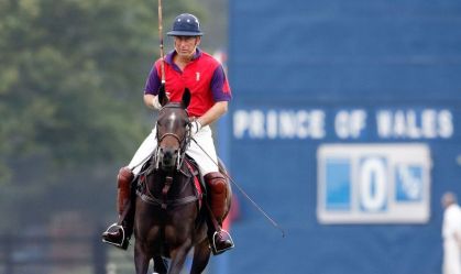 Os esportes Reais: Charles III tem paixão por polo e futebol