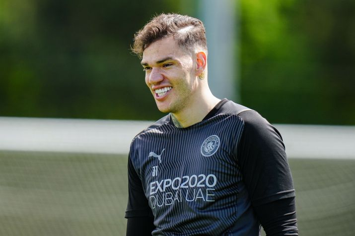 Goleiro Ederson, do Manchester City / Photo by Tom Flathers/Manchester City FC via Getty Images