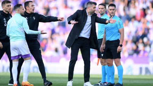 Pezzolano reclama com a arbitragem