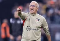 Dorival reclama da arbitragem contra Corinthians; SPFC pode questionar a CBF