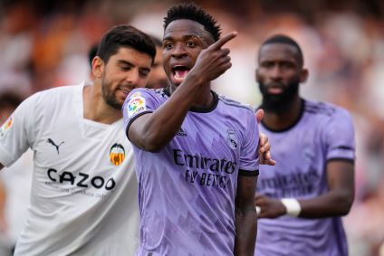 Vinicius Jr. é alvo de ofensas racistas da torcida do Valencia