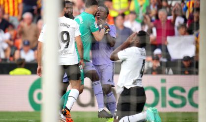 Opinião: Racismo contra Vini Jr sequestra o futebol e protege criminosos