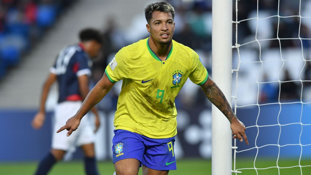 Marcos Leonardo comemora seu terceiro gol em dois jogos no Mundial Sub-20