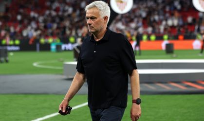 Roma anuncia demissão de José Mourinho: "Mudança necessária"