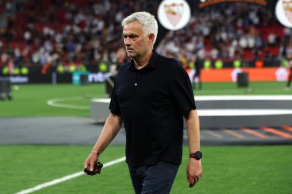 José Mourinho com a medalha de prata