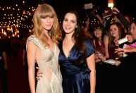 Taylor Swift lança nova versão de “Snow on the Beach” com Lana Del Rey e fãs comemoram na redes