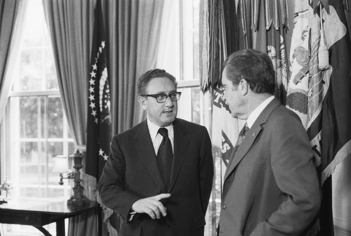 O presidente dos EUA, Richard Nixon, com o Conselheiro de Segurança Nacional, Henry Kissinger, em 1973 / Getty Images
