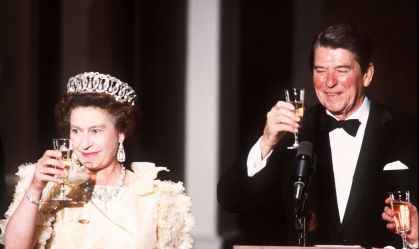 Arquivo do FBI revela plano de 1983 para matar a rainha Elizabeth II durante visita aos EUA