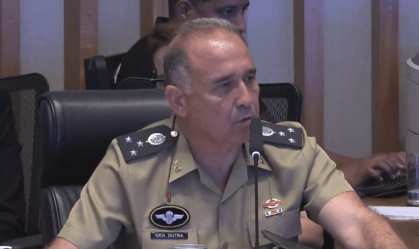 General que comandou ações do Exército no 8 de janeiro diz que admira inteligência emocional de Lula
