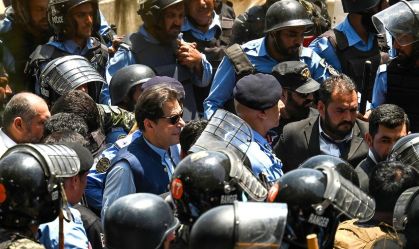 Ex-premiê do Paquistão é libertado sob fiança
