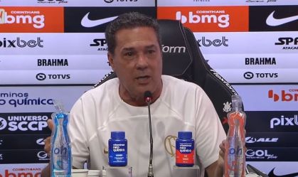 Luxemburgo pede trégua da torcida em apresentação: "Venham junto com a gente"