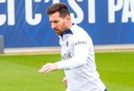 PSG “perdoa” Messi e craque volta aos treinos no clube francês