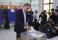Premiê da Grécia lidera eleição com 80% dos votos apurados