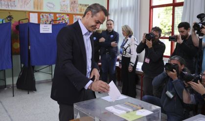 Premiê da Grécia lidera eleição com 80% dos votos apurados