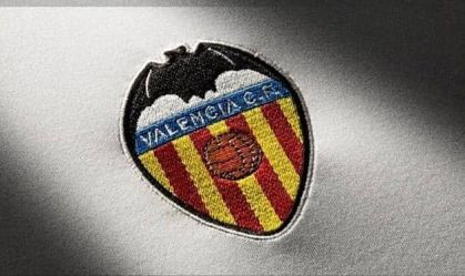 Valencia anuncia que torcedores racistas serão banidos do estádio "por toda a vida"