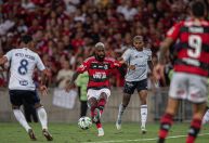 Flamengo e Cruzeiro empatam em 1 a 1 no Maracanã com recorde de público