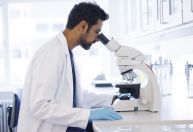 Novo medicamento retarda Alzheimer em 35%, apontam testes