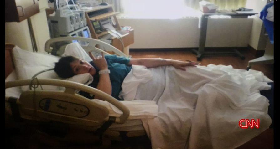Sarah no hospital no dia do parto / Arquivo / CNN