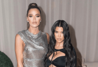 Khloé Kardashian dá uma série de dicas para quem a confunde com sua irmã