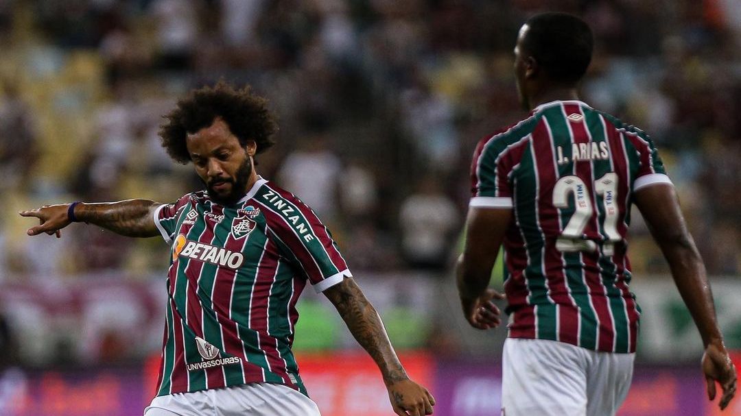 Marcelo, estrela do Fluminense, em ação no clássico contra o Vasco