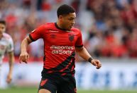 Jornal espanhol crava acerto de Vitor Roque com o Barcelona