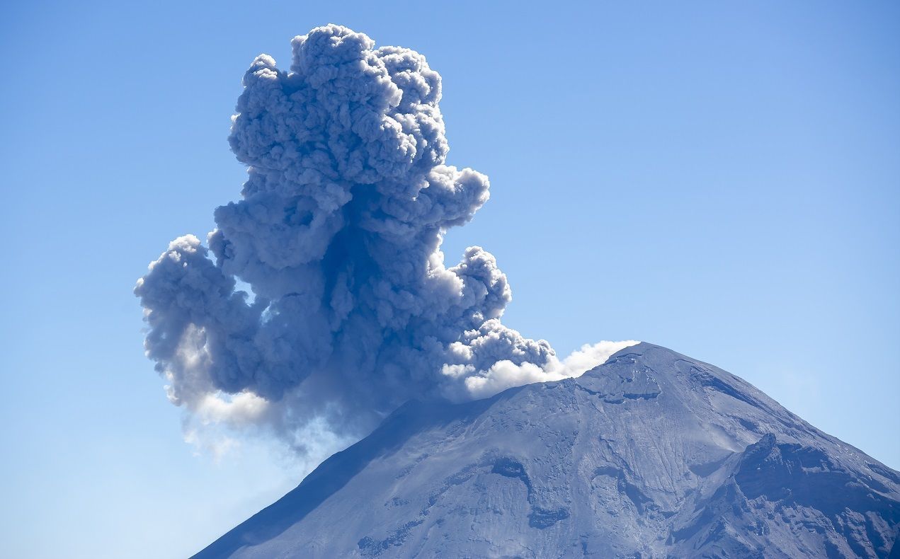 Vulcão segue com erupções e México eleva nível de alerta | CNN Brasil
