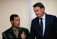PF apreende R$ 16 mil e US$ 35 mil na casa do ex-ajudante de ordens de Bolsonaro