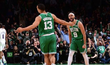 Celtics atropelam Sixers no primeiro jogo de Embiid como MVP da NBA