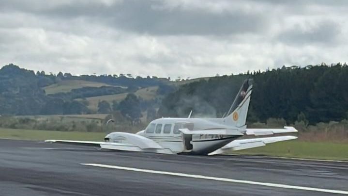 Avião do Corpo de Bombeiros de Santa Catarina fez pouso forçado após problema no trem de pouso / Divulgação/Corpo de Bombeiros de Santa Catarina