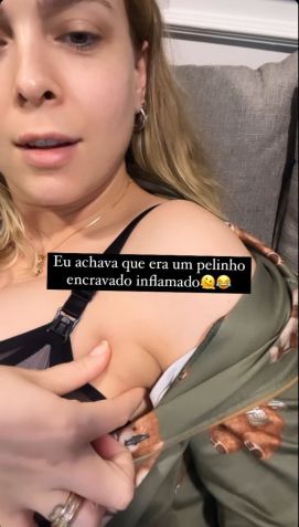 Em seus stories, Tata mostrou a mama acessória / Reprodução/Instagram