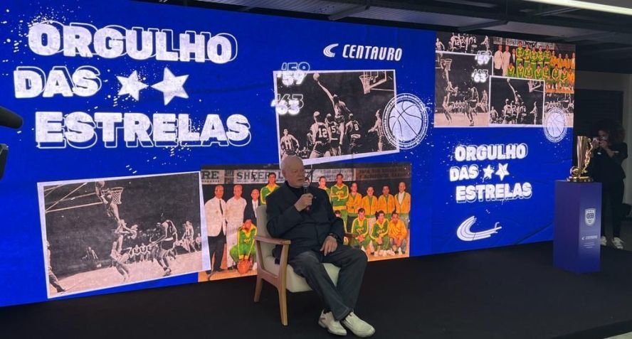 Wlamir Marques, de 85 anos, discursa em evento da CBB / Ludmila Candal / CNN Brasil