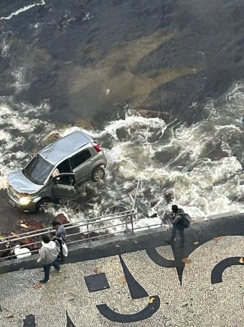 Motorista recebeu atendimento dos bombeiros no local e foi liberado. / Reprodução/Eu Sou de Niterói