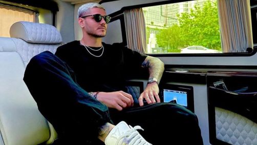 Mauro Icardi no interior do Rolls Royce Boat Tail