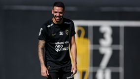 Renato Augusto em treino do Corinthians
