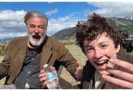 Alec Baldwin causa polêmica após compartilhar foto de último dia de “Rust”