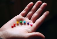 Lei que criminaliza LGBTfobia tem sido respeitada com punições, diz especialista