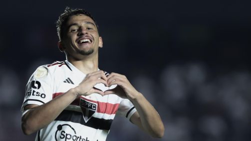 Pablo Maia comemora gol marcado contra o Goiás