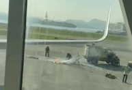 Balão cai na pista do Aeroporto Santos Dumont e pega fogo