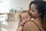 Apneia do sono em bebês pode estar ligada a maior risco de hipertensão na vida adulta, diz estudo