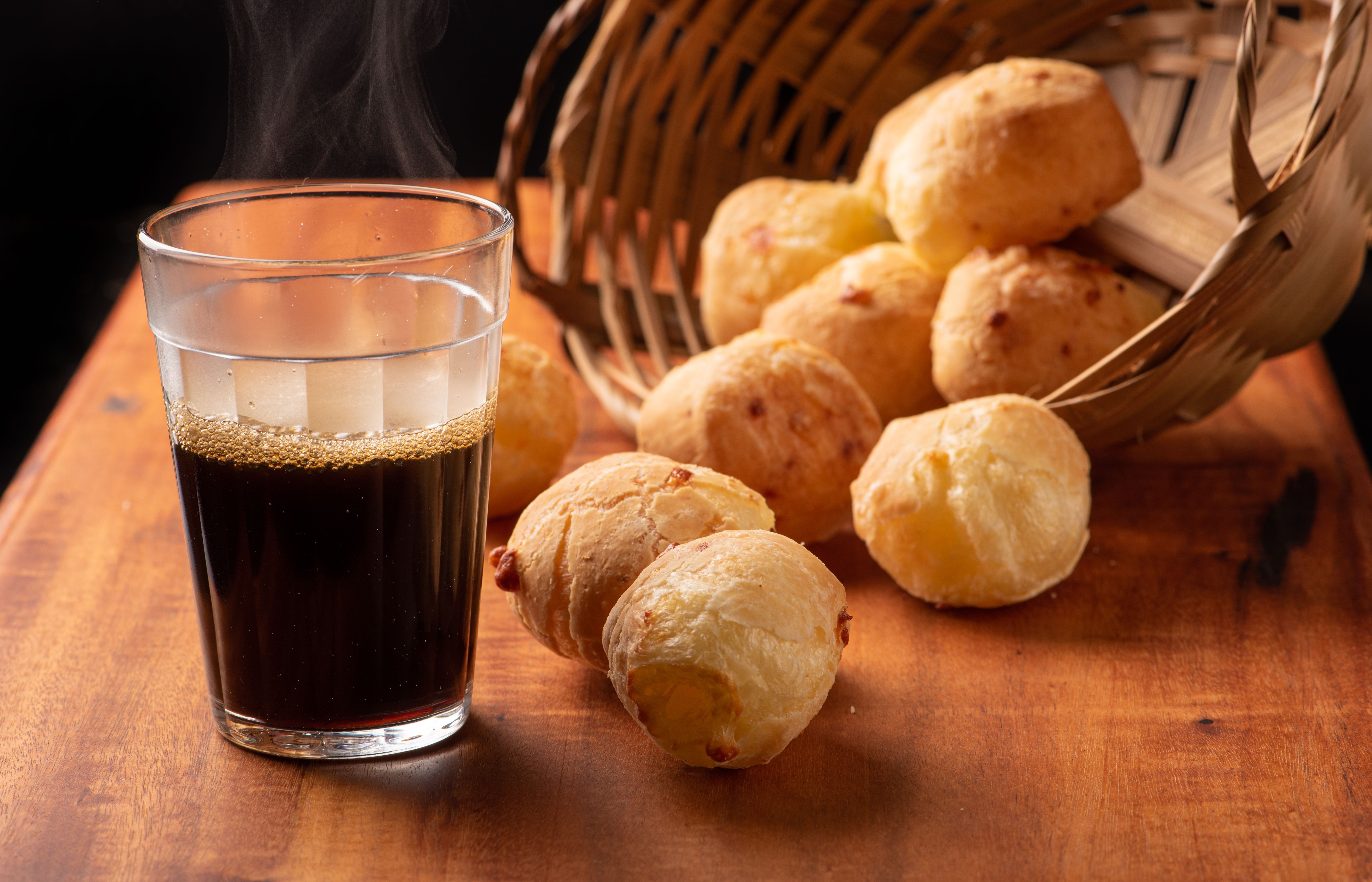 café preto | pão de queijo | café da manhã |