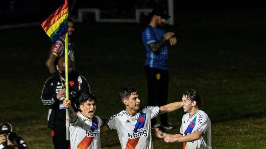 Cano marcou gol na estreia da camisa especial do Vasco / NAYRA HALM/AGÊNCIA O DIA/AGÊNCIA O DIA/ESTADÃO CONTEÚDO