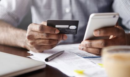 Número de inadimplentes cai pelo segundo mês seguido em junho, aponta Serasa