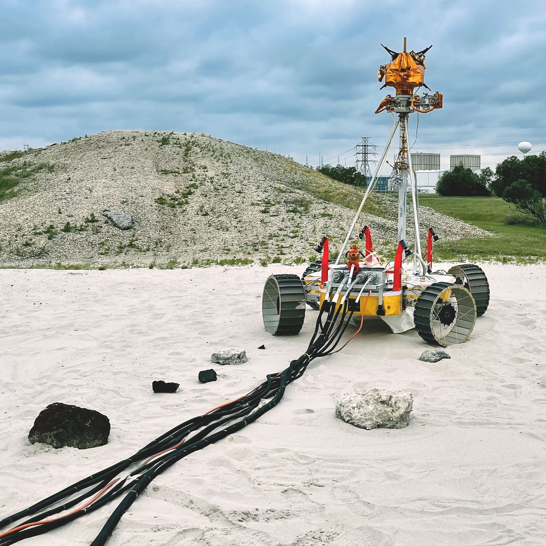 Engenheiros testam uma versão protótipo do VIPER no Ames Research Center da Nasa em Mountain View, Califórnia / Arno Rogg/Nasa