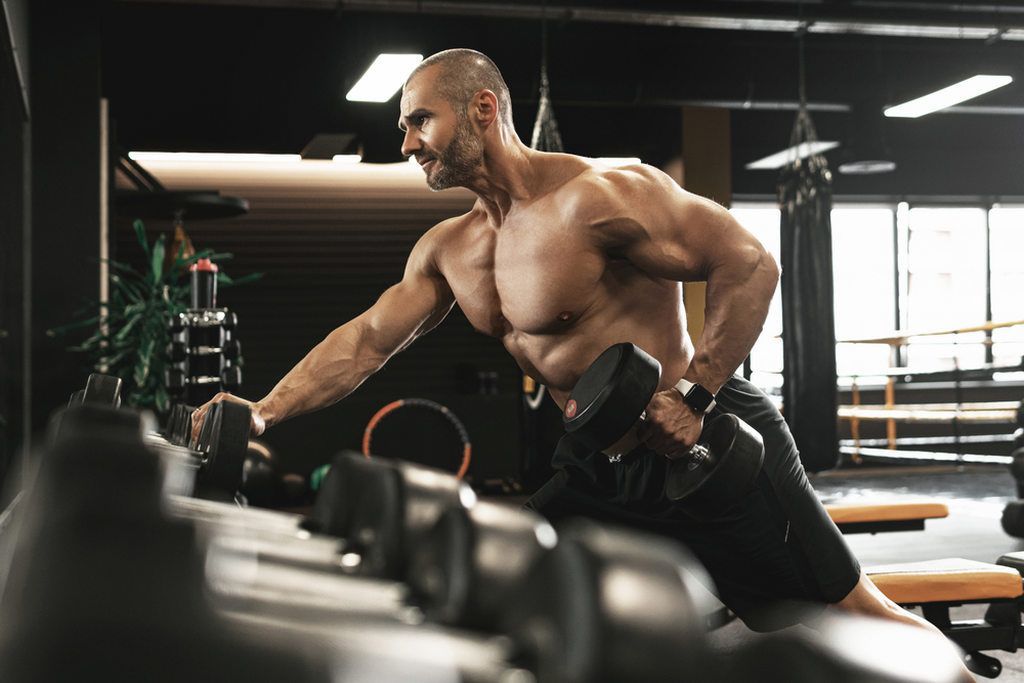 Como ganhar massa muscular e perder gordura? / Imagem: Shutterstock