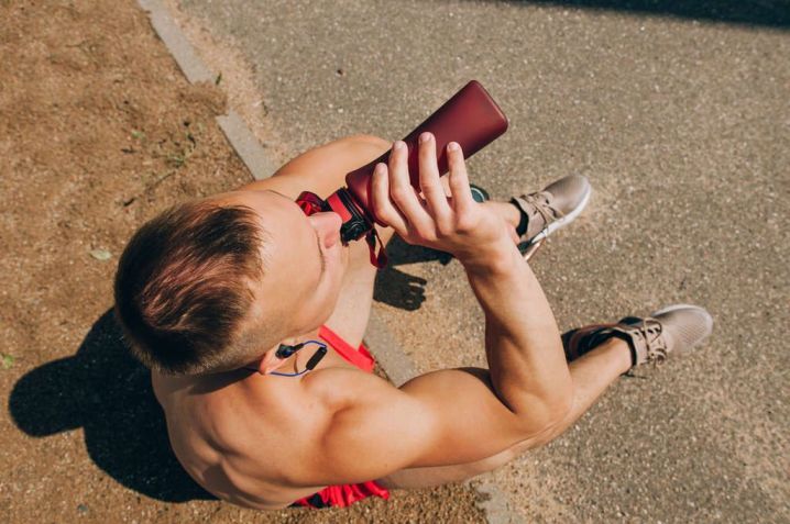Como perder gordura abdominal com exercícios / Imagem: Shutterstock | enjoysun24