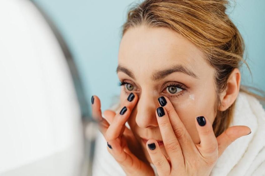 Como amenizar as olheiras? / Imagem: pexels/karolina grabowska