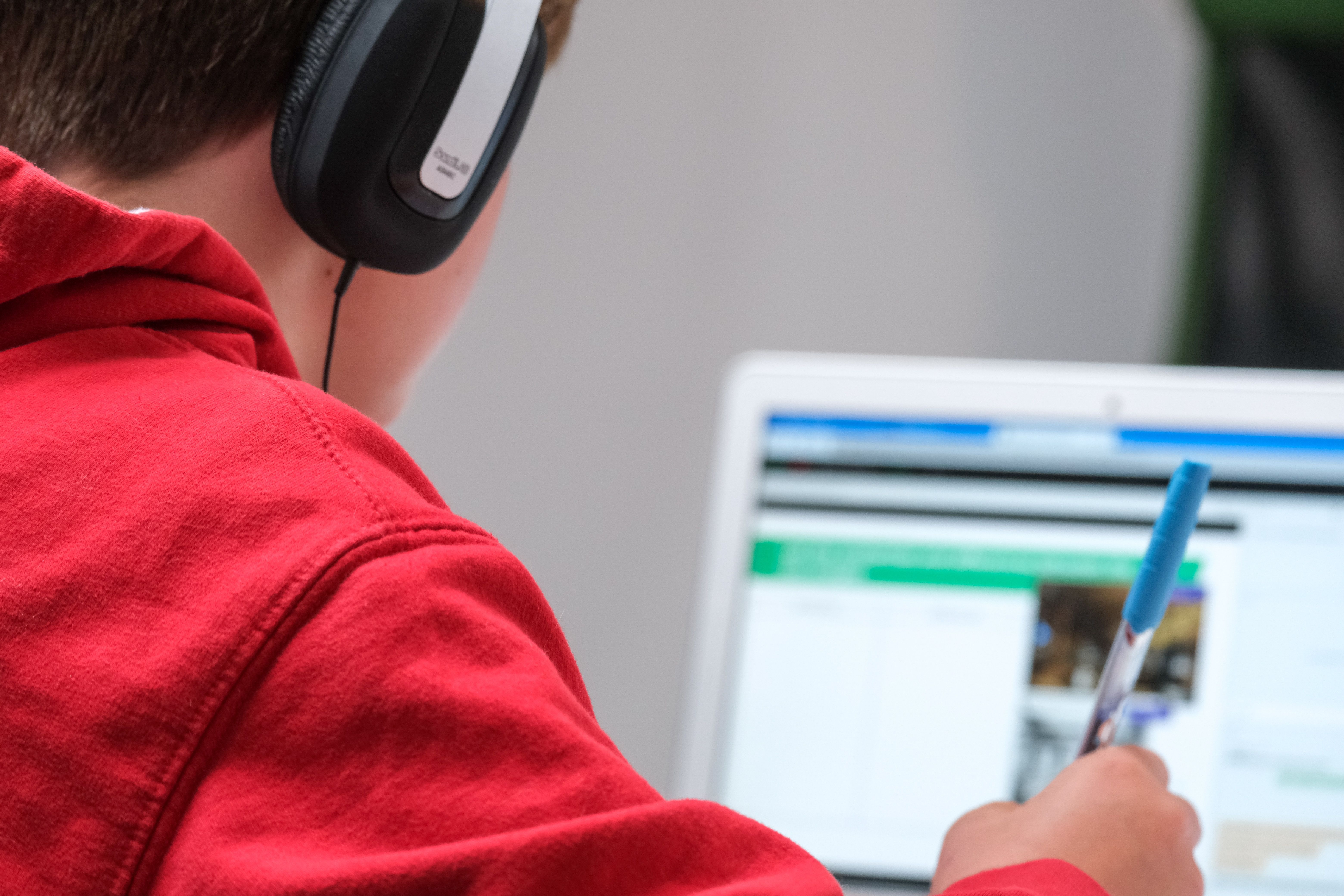 aluno-aula-online