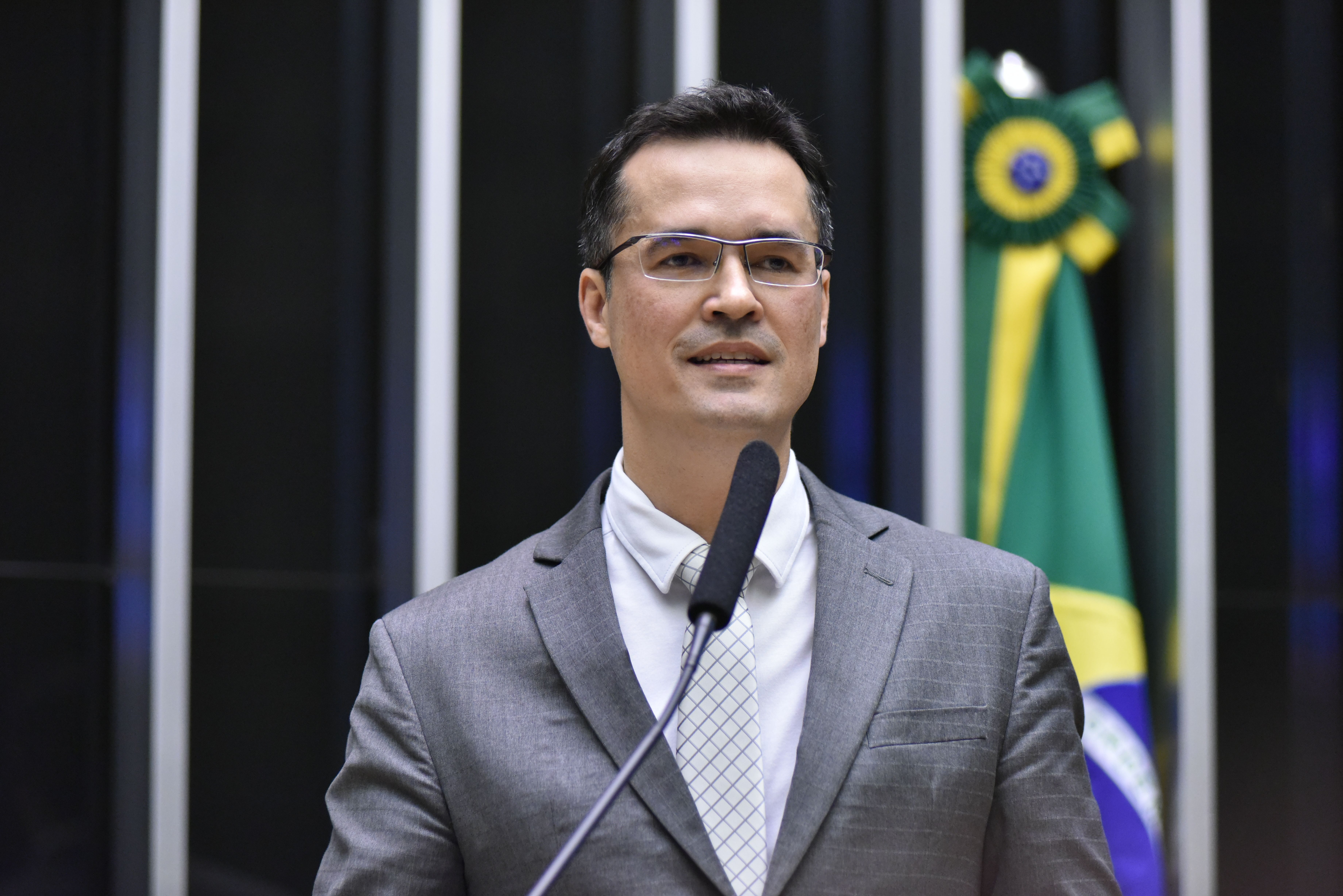 Imagem de destaque do post: Polícia Federal intima Deltan Dallagnol para prestar depoimento