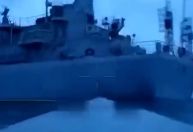 Vídeo mostra navio de reconhecimento russo sendo atingido por embarcação não tripulada